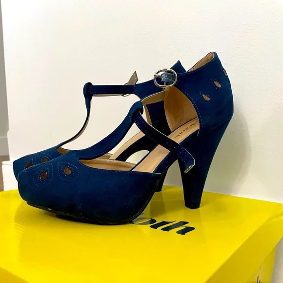 ModCloth Heels - Picture 1 of 3